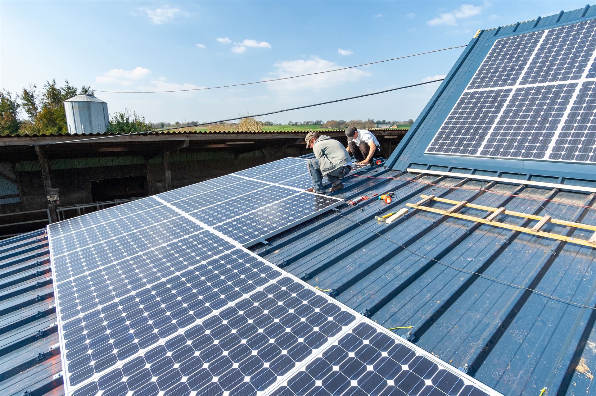 Pose de panneaux solaires à L'Isle-sur-la-Sorgue