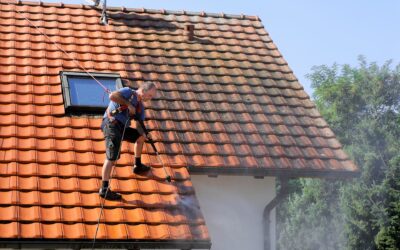 Pourquoi le nettoyage de toiture à L’Isle-sur-la-Sorgue est essentiel avant l’hiver ?